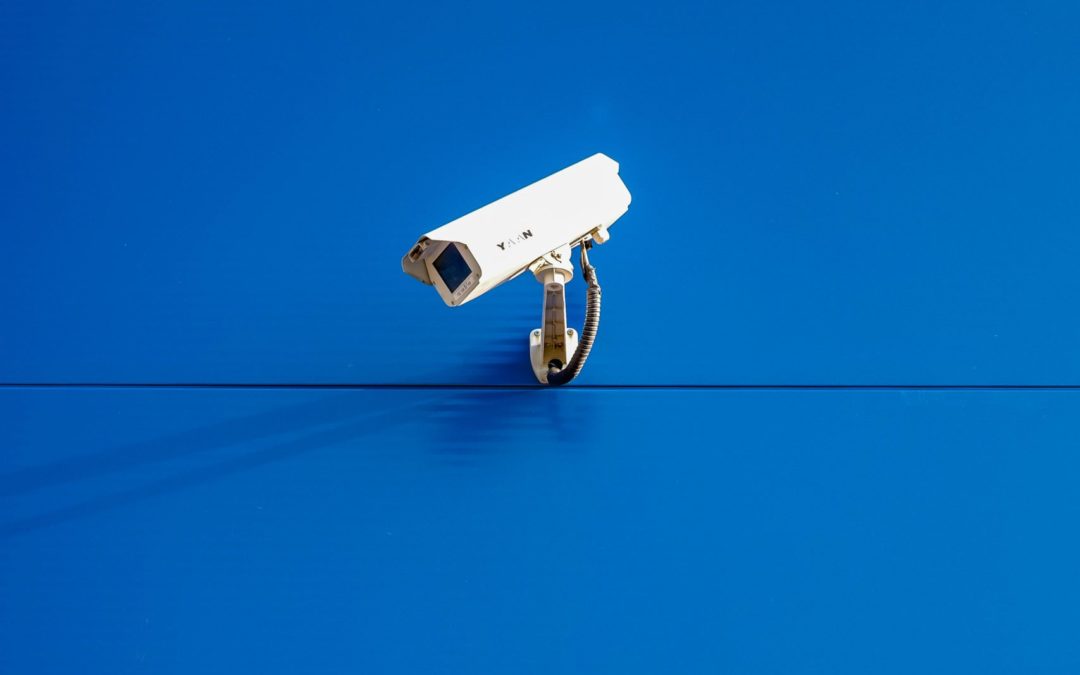 Vie privée et surveillance numérique en Suisse : jusqu’où peut-on être surveillé·e sur son lieu de travail ?